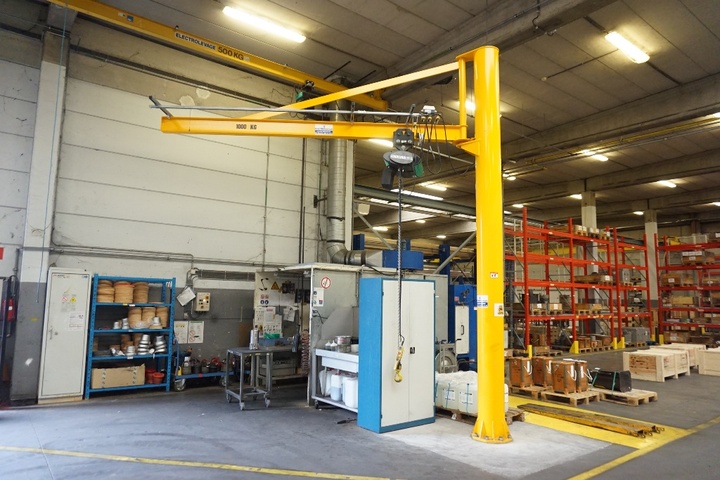 1 Ton Jib Crane with 1 Ton Vinlinde Eurochain Vr12 Hoist