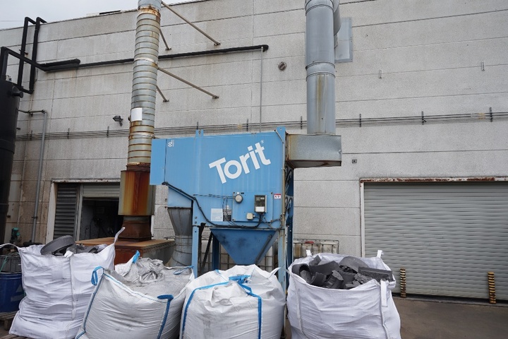 Torit DFT2-8 Dust Collector