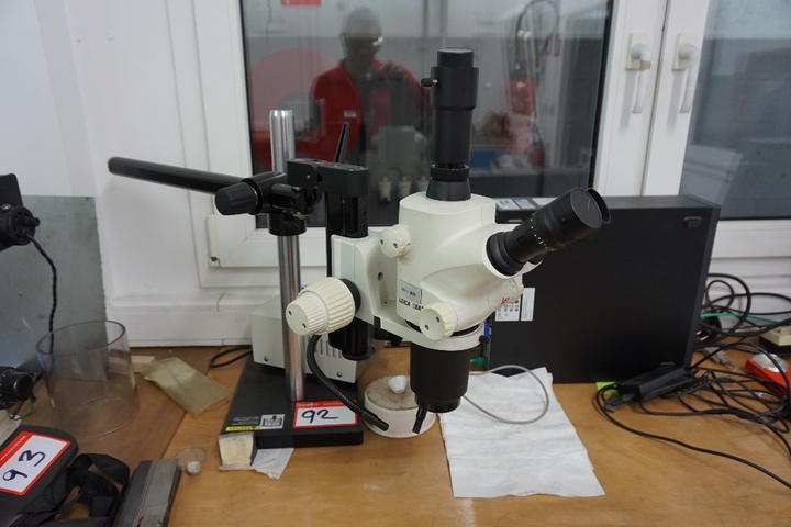 Leica S8APO Microscope