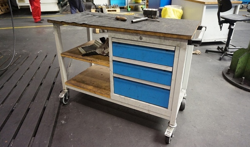 Mobile Bench with 3 Drawers
