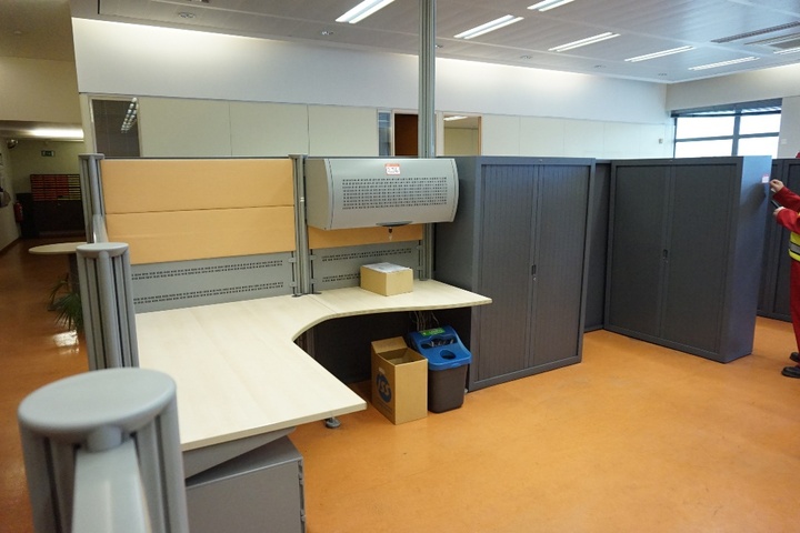 (2) x Desks with Over Hanging Cupboards