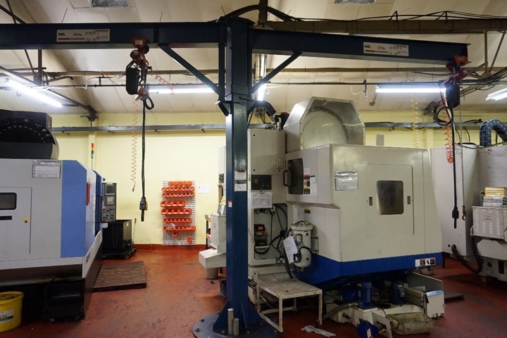 Double Jib Crane Red Rooster Air Hoist