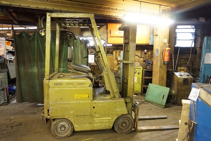 Clark EC20 Electric Forklift Truck with Charge