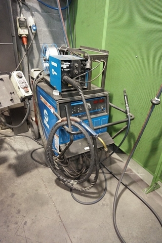 Miller Deltaweld 402 Mig Welder