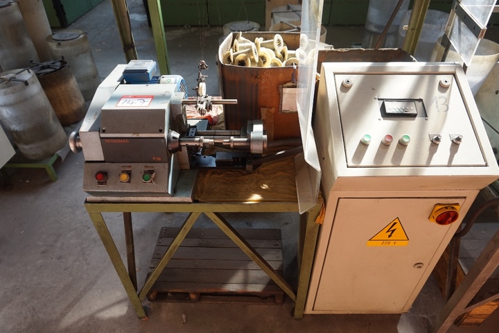 TECNOMAC P38 Bobbin Winders with Bucket Payoff