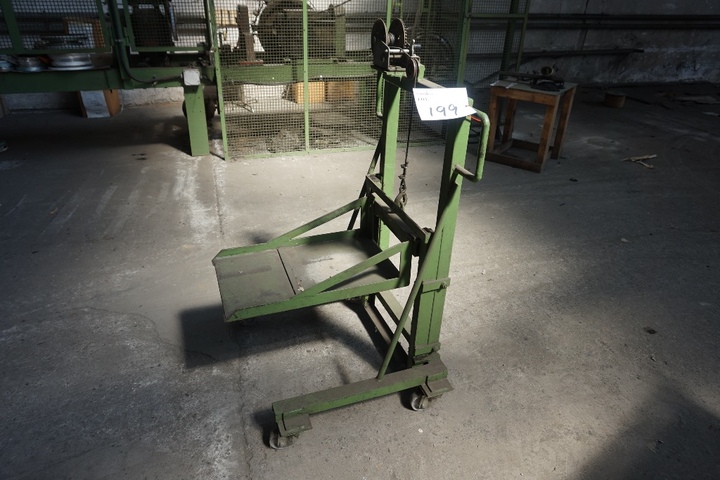 Cable Reel Lifter