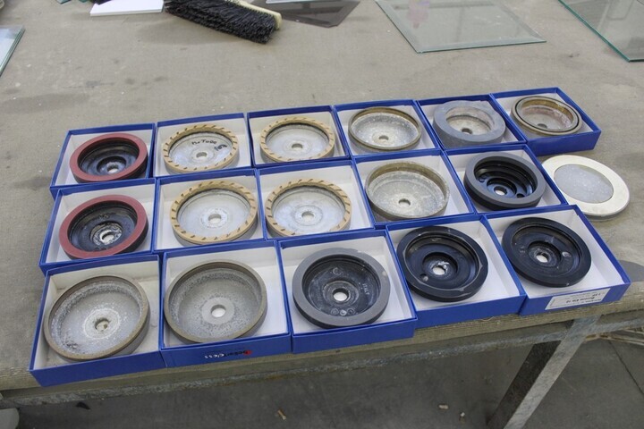 Qty of Polishing Wheels and Diamond Wheels