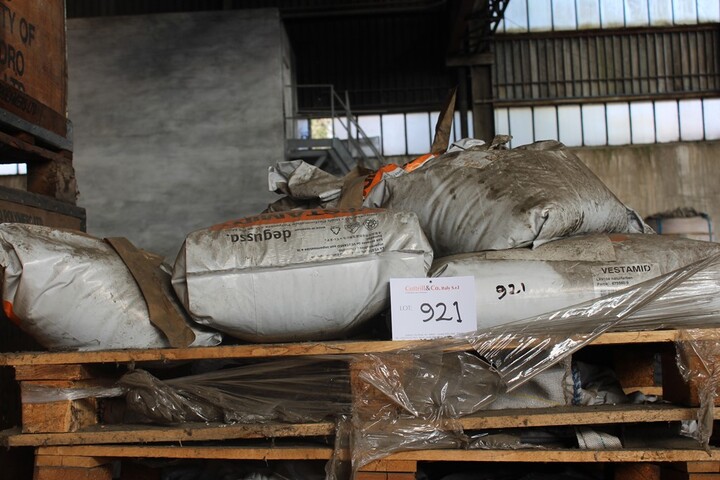 110 kg of Plastic Material VESTAMID LX 9104