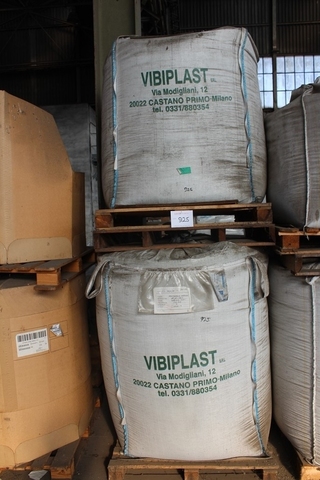 2900 kg of Plastic Material VB 49 CAZN Color Grey 7035