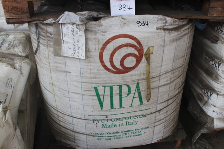 Approx. 950 kg of Plastic Material PH 854 31 Color Neutral