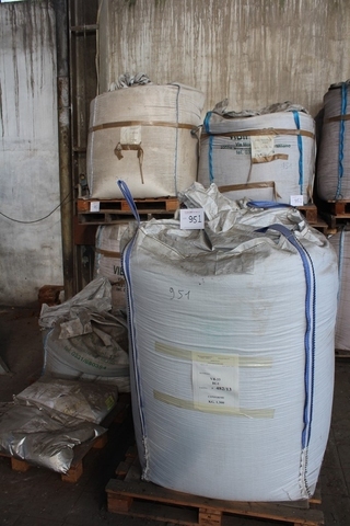 1300 kg of Plastic Material VB 33 Color Blue