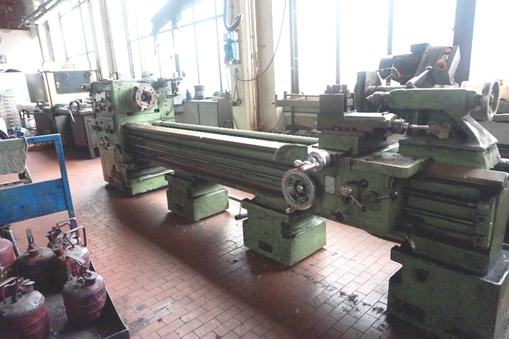 Pasquino PG 300 Gap Bed Centre Lathe