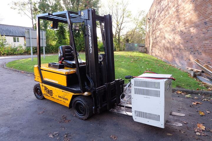 Boss Electric Fork Lift Truck with Charger