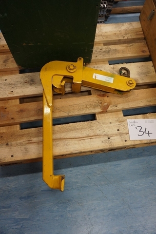 Lifter and Set of Chains