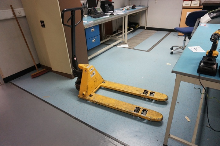 Pallet Truck SWL 2000kg