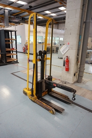 Coolie Manual Tool Lift SWL 500kgs