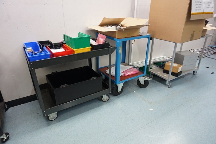 (4) Mobile Trolleys (Excluding Contents)