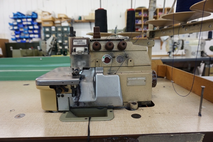 Mauser Spezial 9652-131M Twin Needle Overlock Sewing Machine