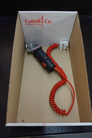 Rasor DS502 240V Cloth Cutter, Qty of 240V Extension Reels and 3 Phase Adaptor