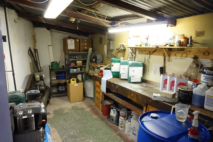 Remaining Loose & Removeable Contents of Distribution Store Room