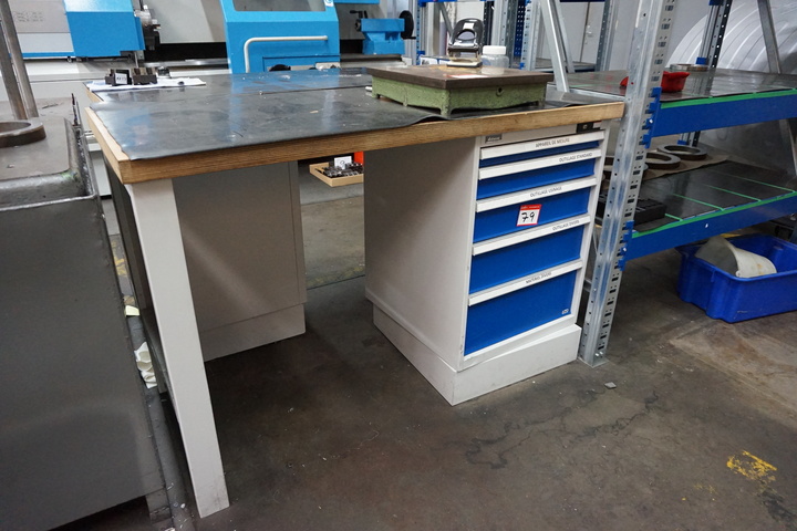 Garant Bench with 5 Drawer Cabinet