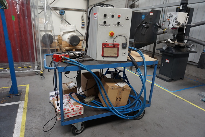 PNEU Torque Gun with Electronic Cabinet