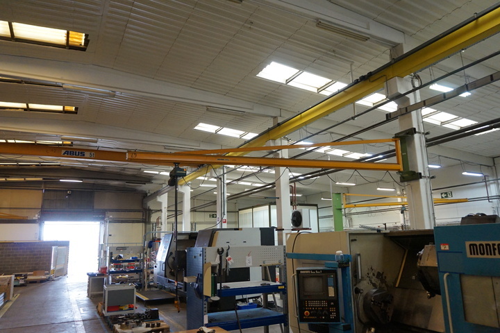 Girder Mounted 500kg Crane with Demag Hoist