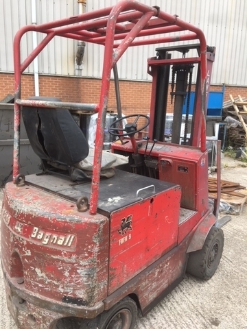 Lansing Bagnall 2000kgs Electric Fork Lift Truck