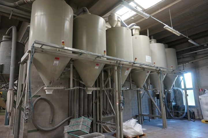 OMMI (6) Silos Comprising Steel Frame Dust Filtration System