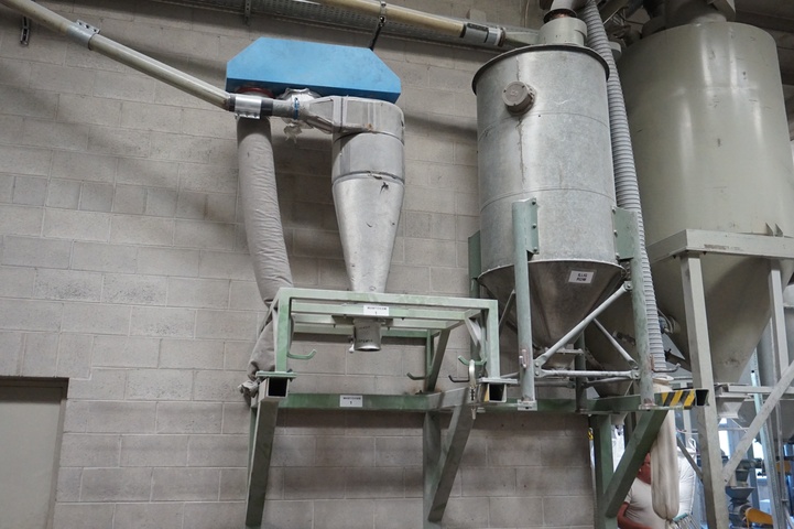 Silo with Filtration