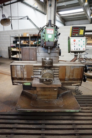 TOS FNGJ 32 Universal Milling Machine