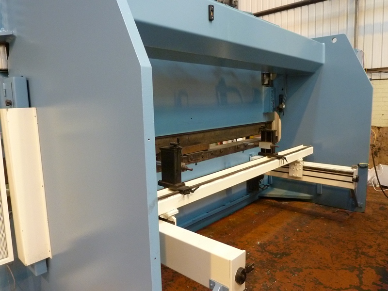 Kingsland Model FRM 43200 - 200Ton x 4300mm Over Bed Downstroke Hydraulic CNC Press Brake