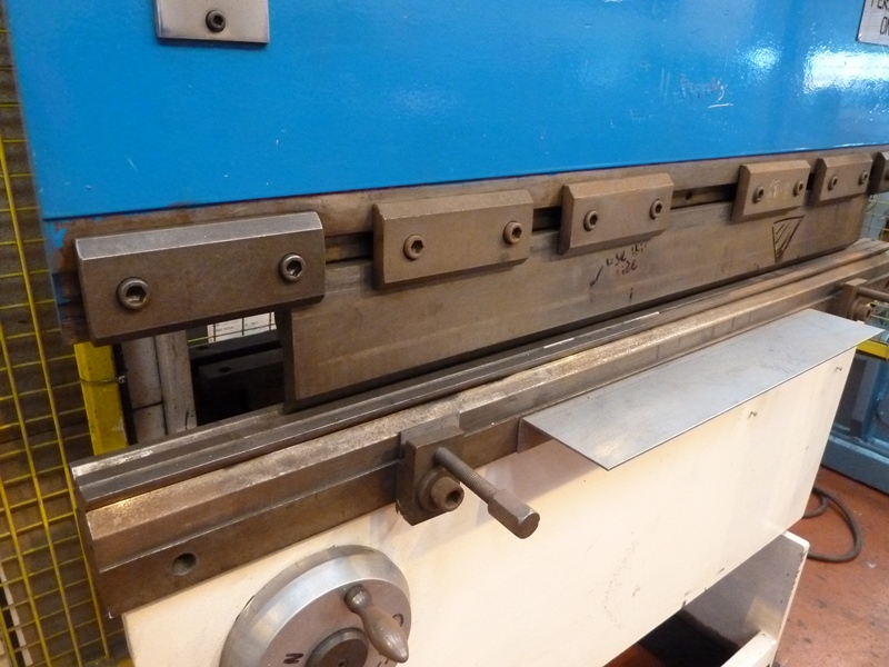 K & B Donewell 15-1300 , 15ton x 1300mm Over Bed Downstroke Hydraulic Press Brake