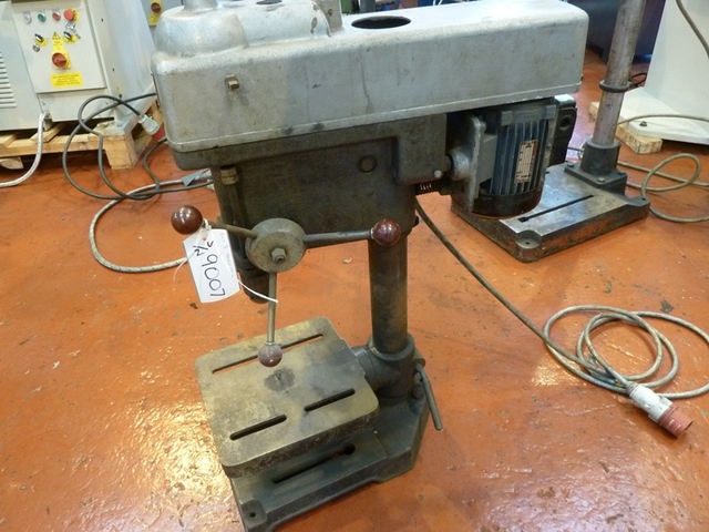 Q&S Model QDM625 - 5/8" ( 16mm) Belt Change Bench Drill