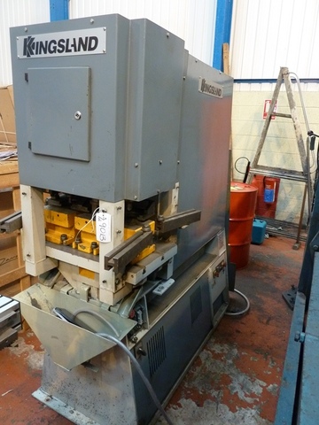Kingsland Model 60P625 - 60Ton x 625mm Throat Triple Head Hydraulic Punching Machine