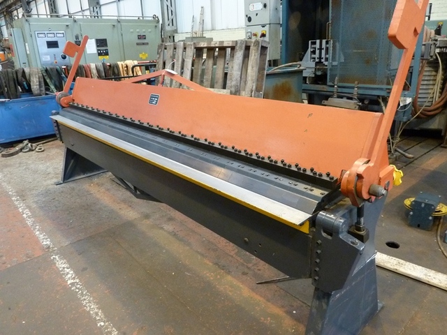 Carter  (Chinese) 3000 x 2mm Hand Operated Box & Pan Folding Machine