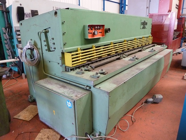 Sagita Manrhin 3050 x 6mm Hydraulic Swing Beam Guillotine Shear
