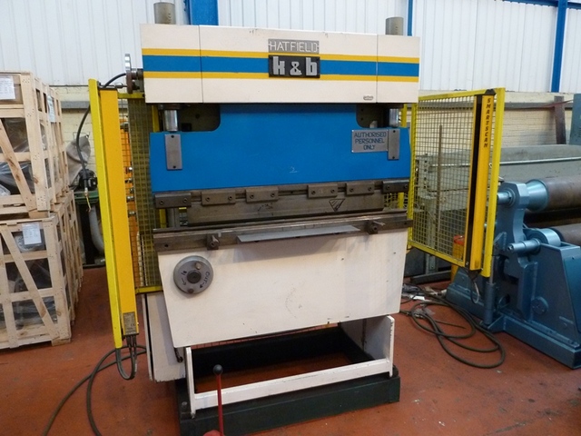 K & B Donewell 15-1300 , 15ton x 1300mm Over Bed Downstroke Hydraulic Press Brake