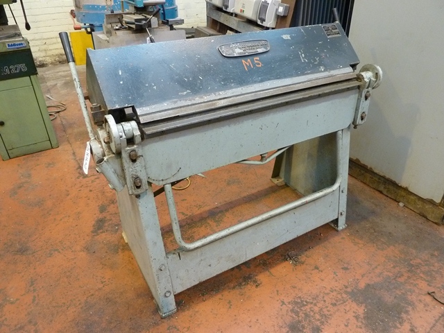 Edwards 1050 mm x 1.6 mm, Hand operated straight folding machine