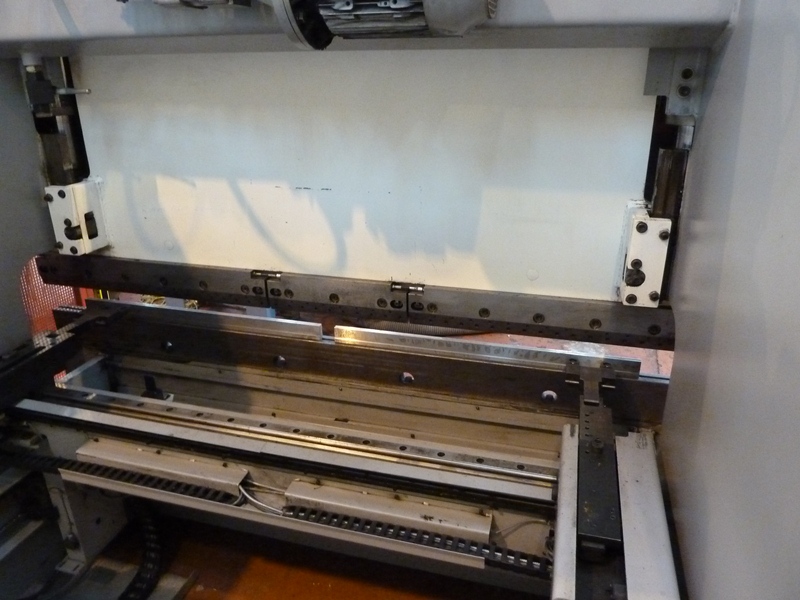 Edwards Pearson Model PR 60/25 – 60 Ton x 2550 mm, Over Bed Hydraulic Downstroke CNC Press Brake