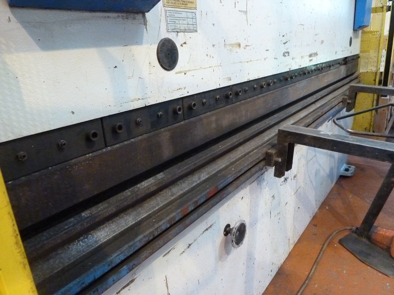 Durma HAP3080, 80 Ton x 3050 mm, Over bed downstroke hydraulic press brake