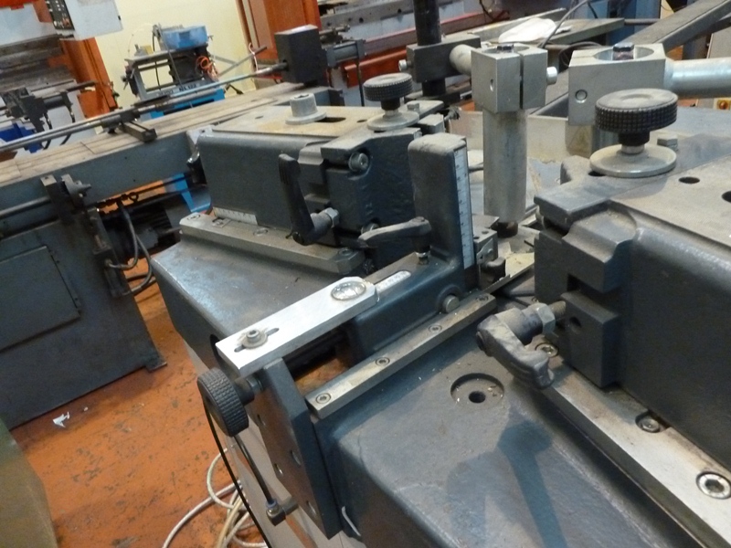 Elumatic EP124 Crimping Machine