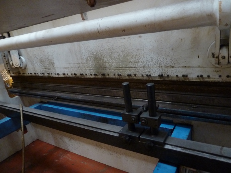 Durma HAP3080, 80 Ton x 3050 mm, Over bed downstroke hydraulic press brake