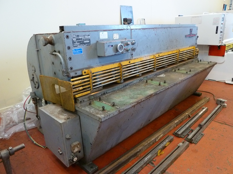 ELGA 2500 x 3.5mm Hydraulic Swing Beam Guillotine Shear