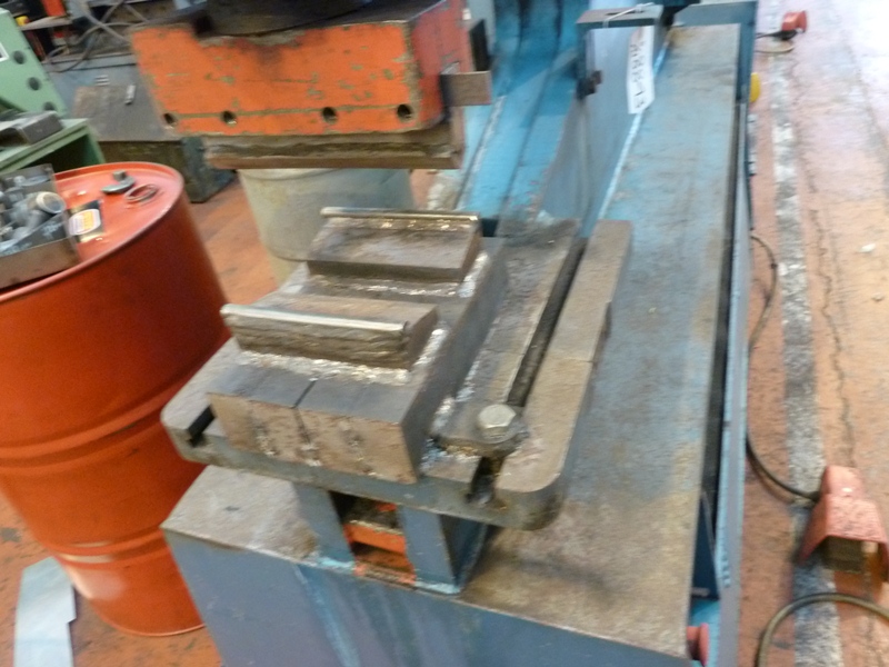 Kingsland 85DPX, 85 Ton, Hydraulic Double Ended Double Ended Punching Machine