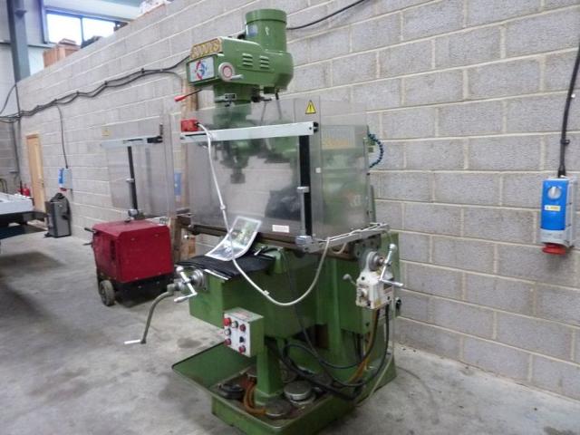 Europa 3000VS Turret Milling Machine