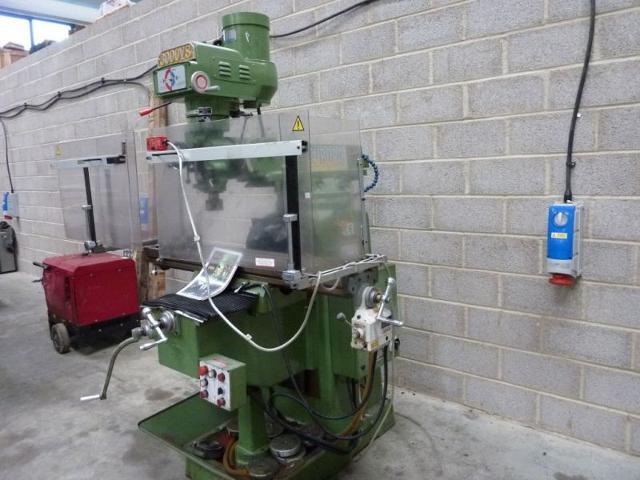 Europa 3000VS Turret Milling Machine