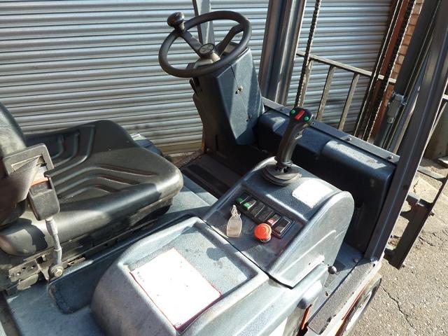 Tecna T-16 Electric Fork Lift Truck