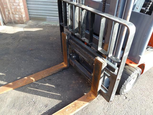 Tecna T-16 Electric Fork Lift Truck