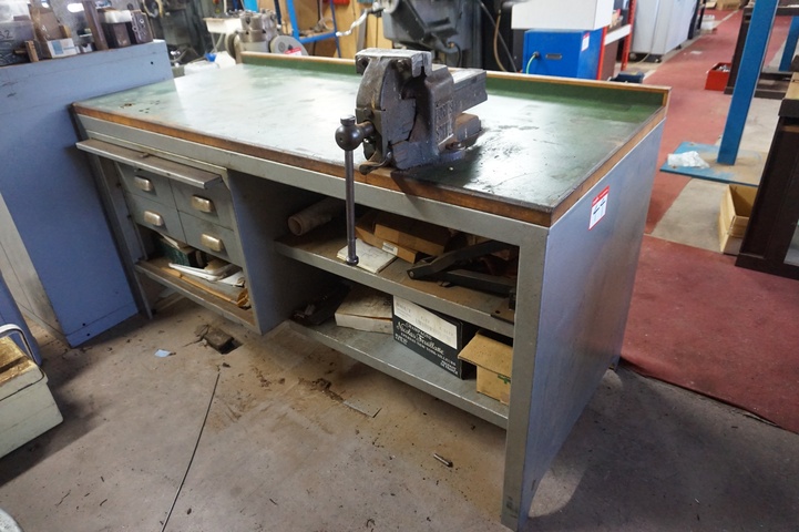 Bench with 4 Drawers, Cupboard and Vice